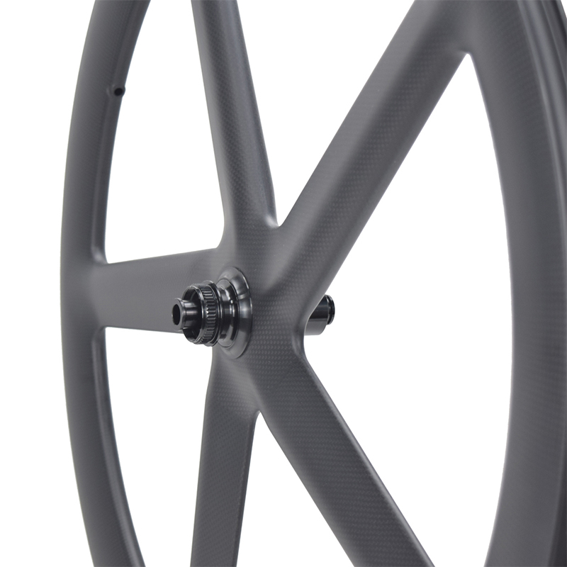 Carbon tri-spoke wheel